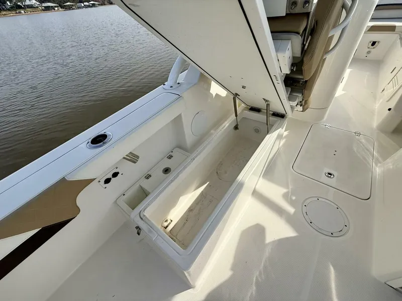 Slide: The Image of 2018 Edgewater 248 CX - 5873499