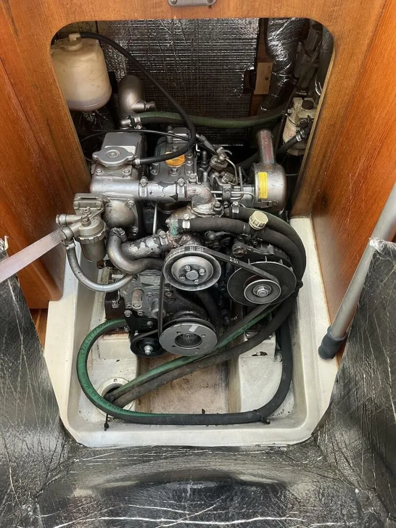 Slide: The Image of Hunter 326 2002 - 5873828