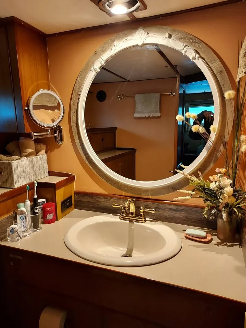 Slide: The Image of DeFever 52 Offshore Cruiser 1982 - 5873914