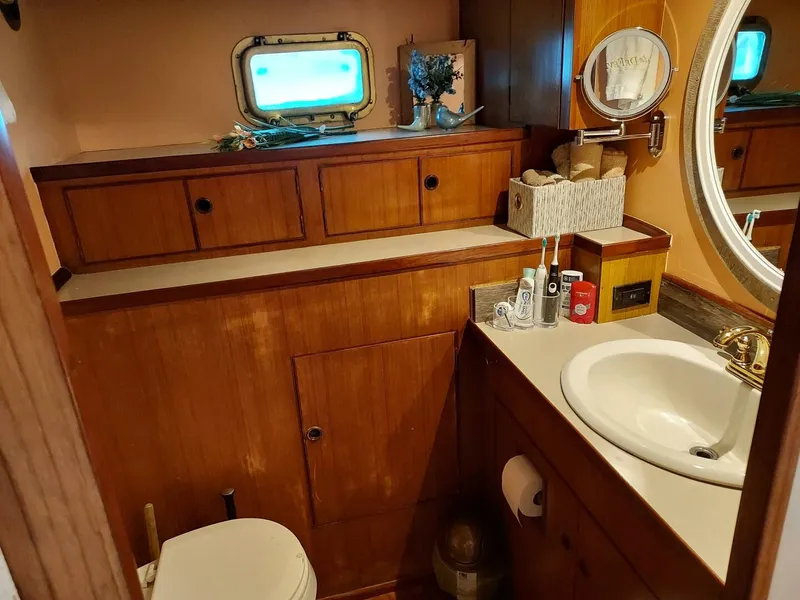 Slide: The Image of DeFever 52 Offshore Cruiser 1982 - 5873916