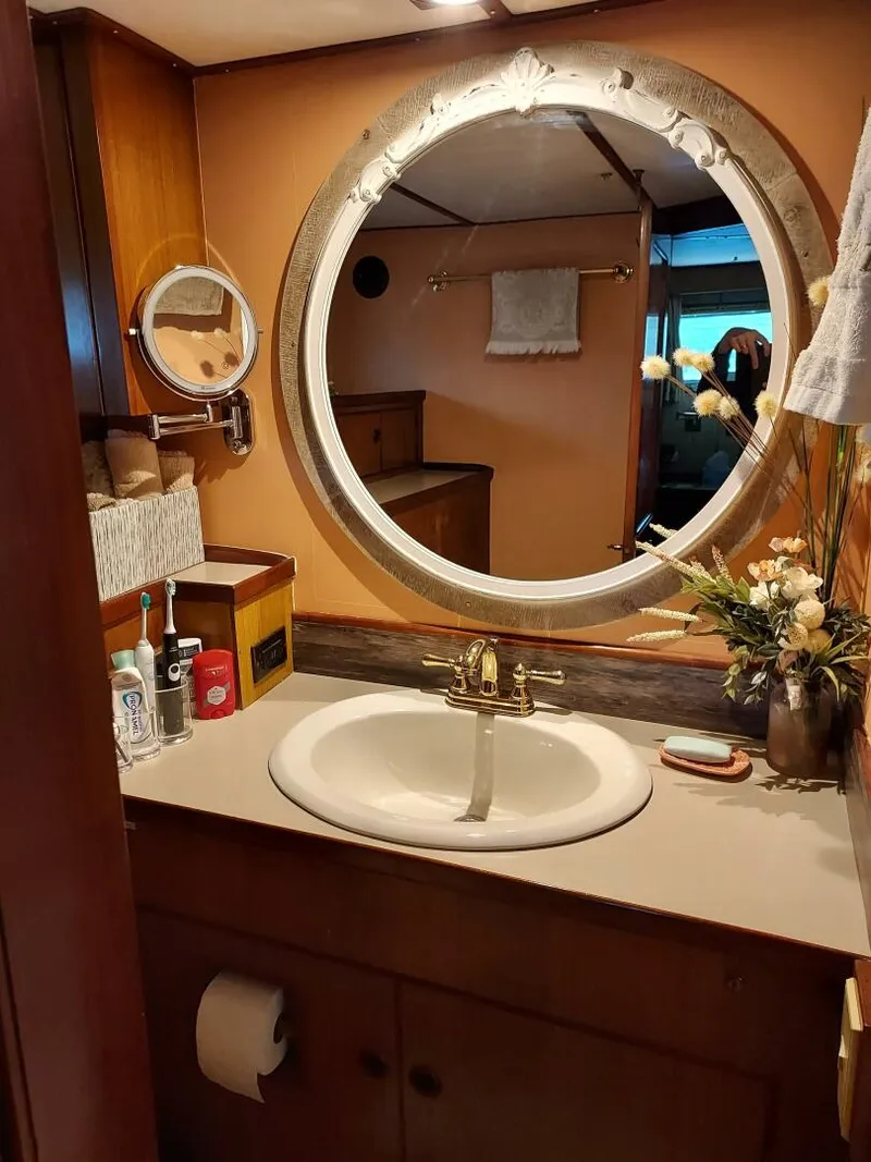 Slide: The Image of DeFever 52 Offshore Cruiser 1982 - 5873918