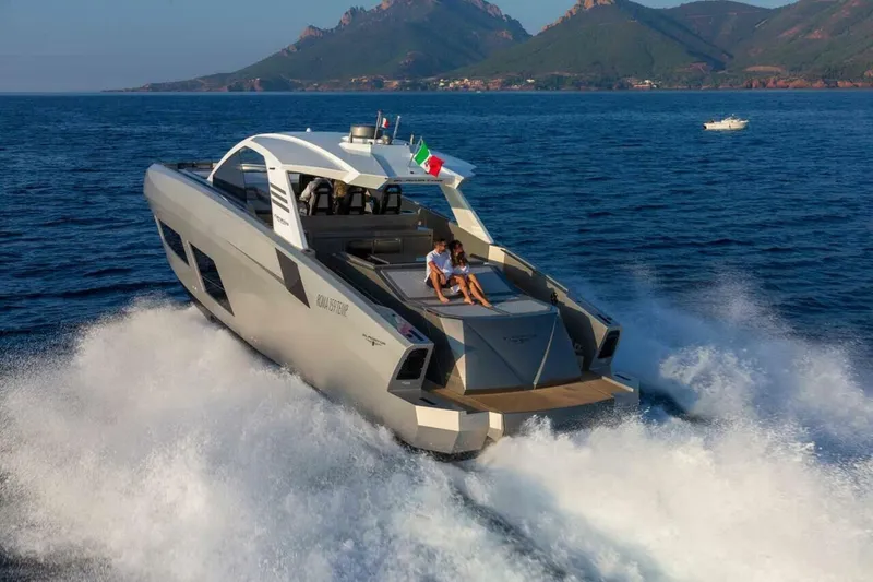 Slide: The Image of Canados Gladiator 631 Next 2027 - 5873849