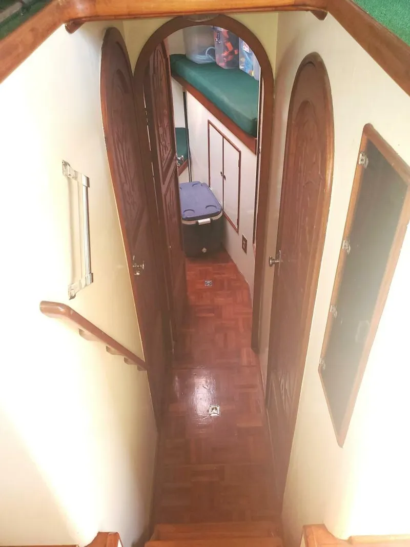 Slide: The Image of CHB SEDAN-AFT CABIN 1981 - 5881975