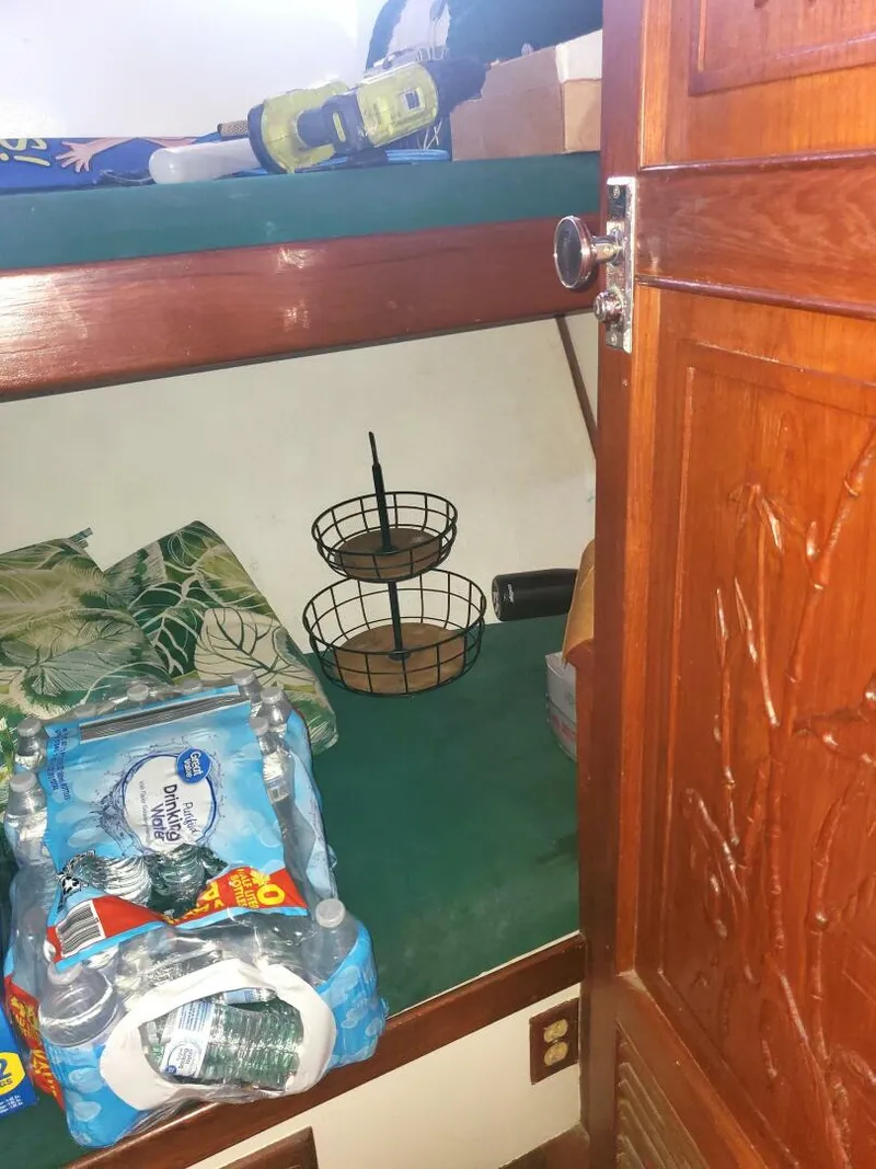 Slide: The Image of CHB SEDAN-AFT CABIN 1981 - 5881967