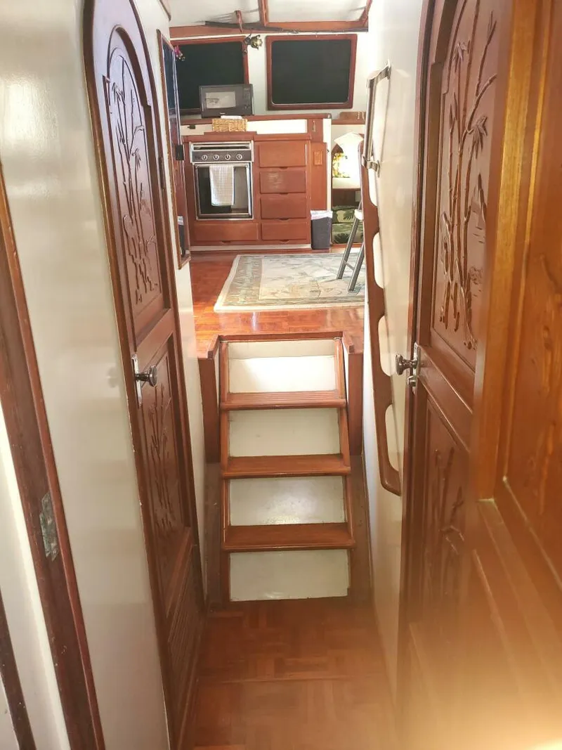 Slide: The Image of CHB SEDAN-AFT CABIN 1981 - 5881963