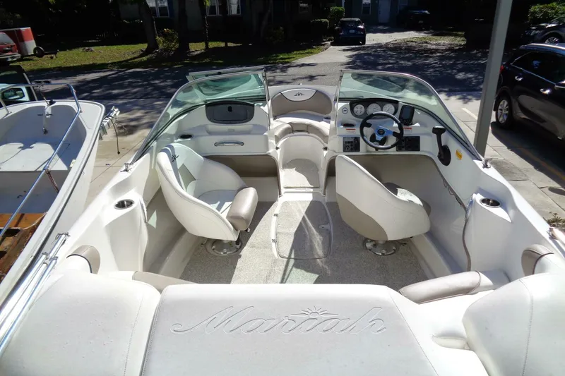 Slide: The Image of Mariah R19.9 2011 - 5875897