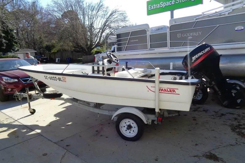The Image of Boston Whaler Sport 2001 - 5875992