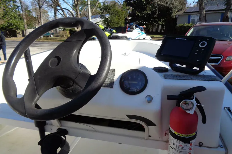 Slide: The Image of Boston Whaler Sport 2001 - 5876000