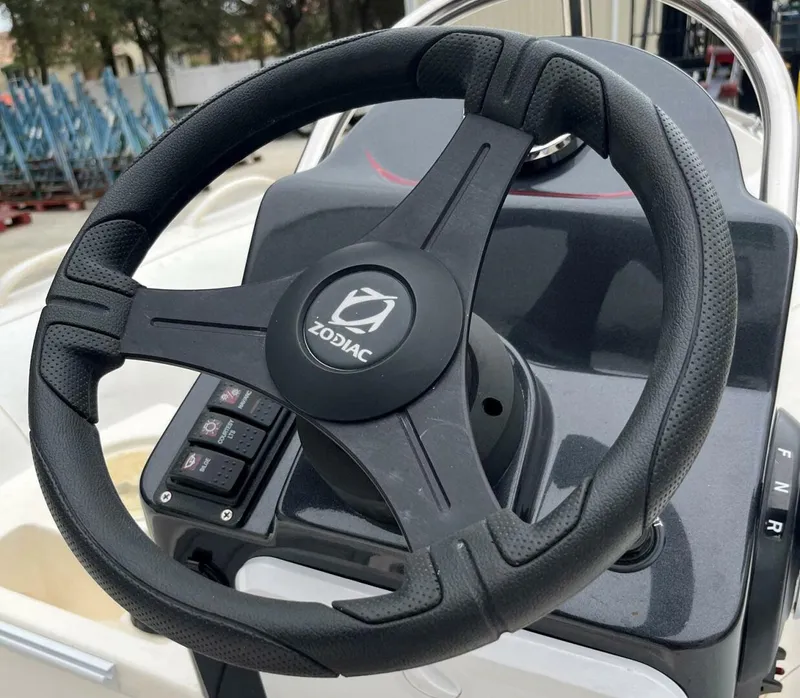 Slide: The Image of Zodiac Yachtline 360 2024 - 5900209