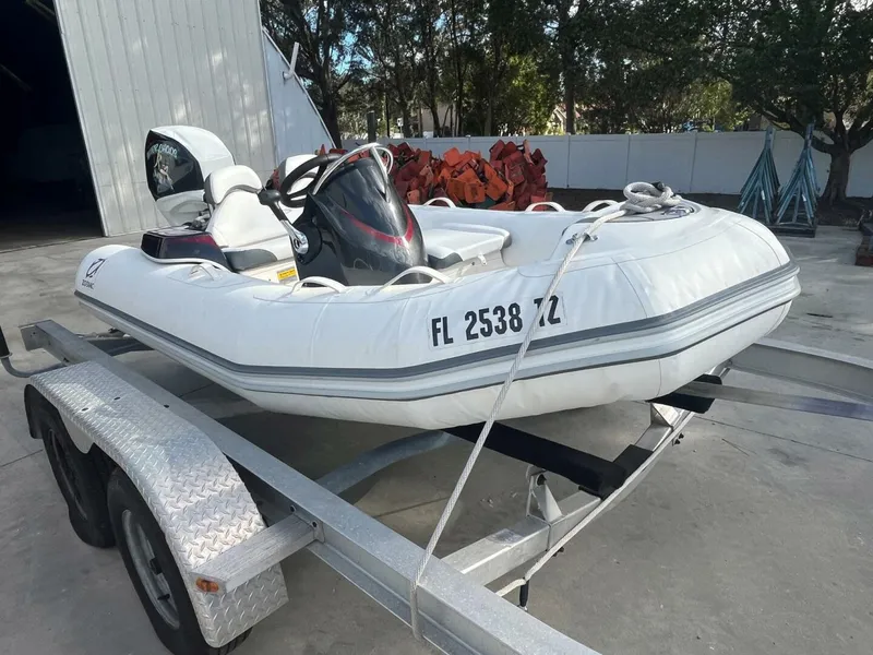 Slide: The Image of Zodiac Yachtline 360 2024 - 5900195