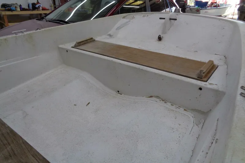 Slide: The Image of Boston Whaler 13 Sport 1964 - 5876147