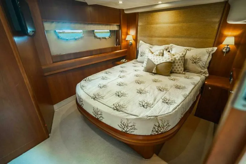 Slide: The Image of Stateroom 2009 Princess/Viking Sport Cruisers 70 Flybridge Empire Sun - 5876261