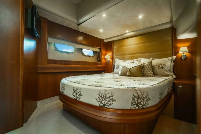 Slide: The Image of Stateroom 2009 Princess/Viking Sport Cruisers 70 Flybridge Empire Sun - 5876262