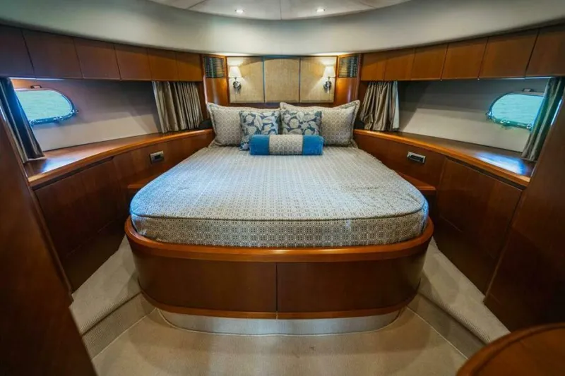 Slide: The Image of Stateroom 2009 Princess/Viking Sport Cruisers 70 Flybridge Empire Sun - 5876266