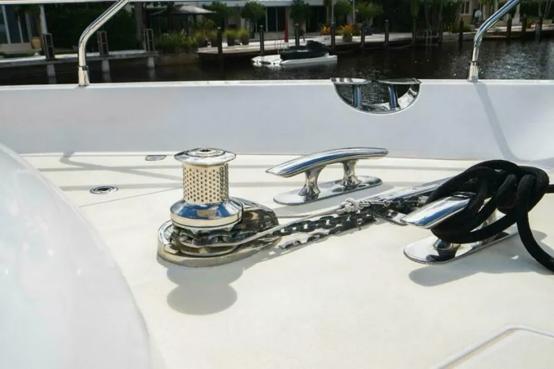 Slide: The Image of Bow 2009 Princess/Viking Sport Cruisers 70 Flybridge Empire Sun - 5876295