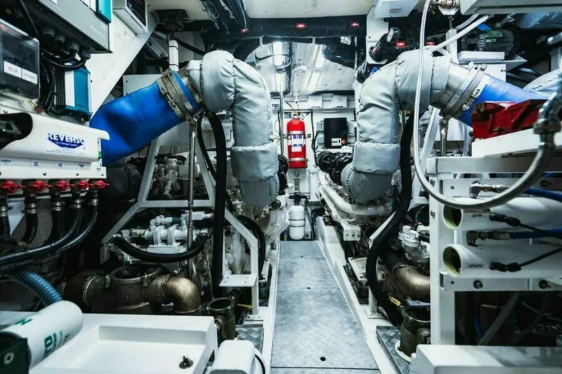Slide: The Image of Engine Room 2009 Princess/Viking Sport Cruisers 70 Flybridge Empire Sun - 5876297