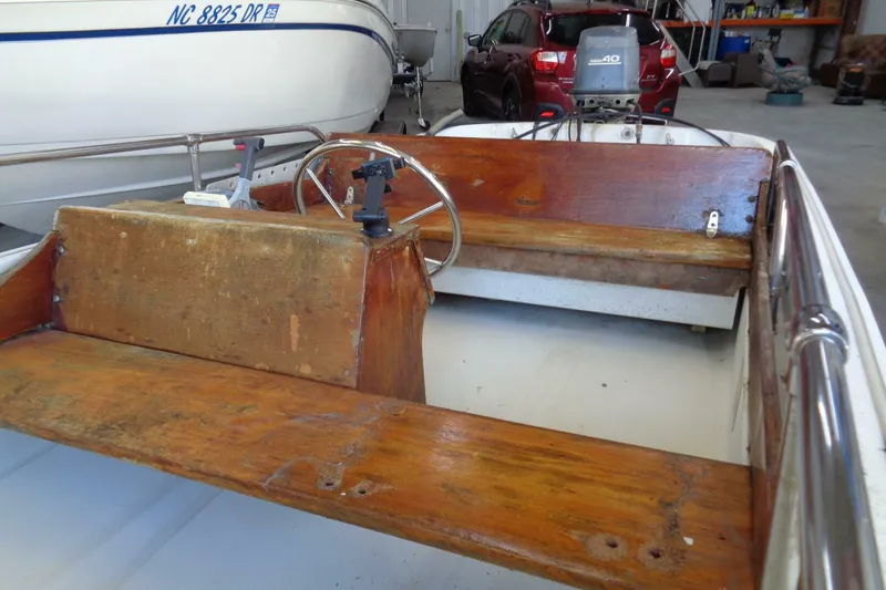 Slide: The Image of Boston Whaler 13 Sport 1987 - 5876310