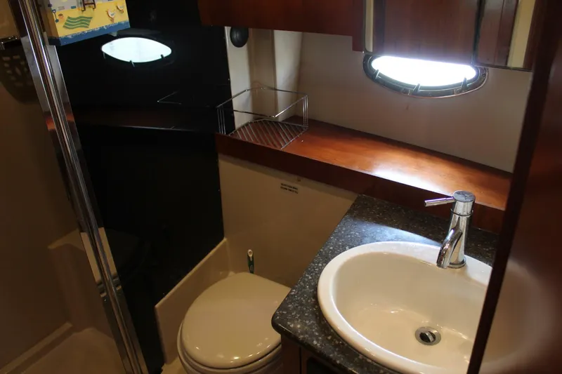 Slide: The Image of Cruisers 420 Express 2007 - 5970369