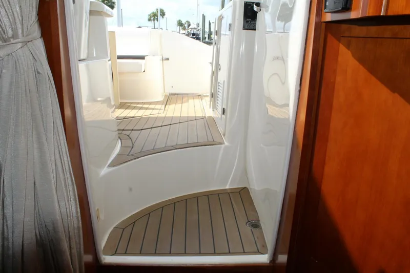Slide: The Image of Cruisers Yachts 420 Express 2007 - 5876490