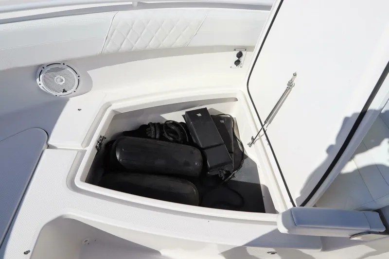 Slide: The Image of Edgewater 262CX Crossover 2021 - 5876758