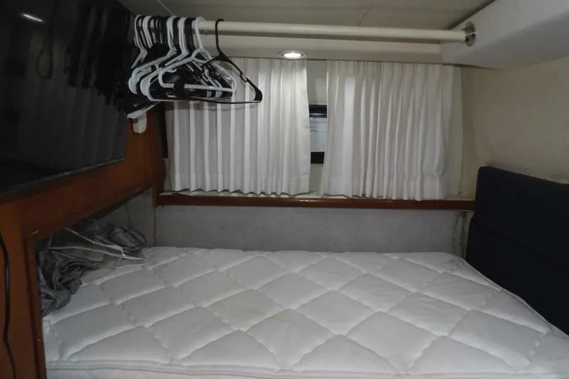 Slide: The Image of Carver Yachts 28 Aft Cabin Motor Yacht 1992 - 5876719