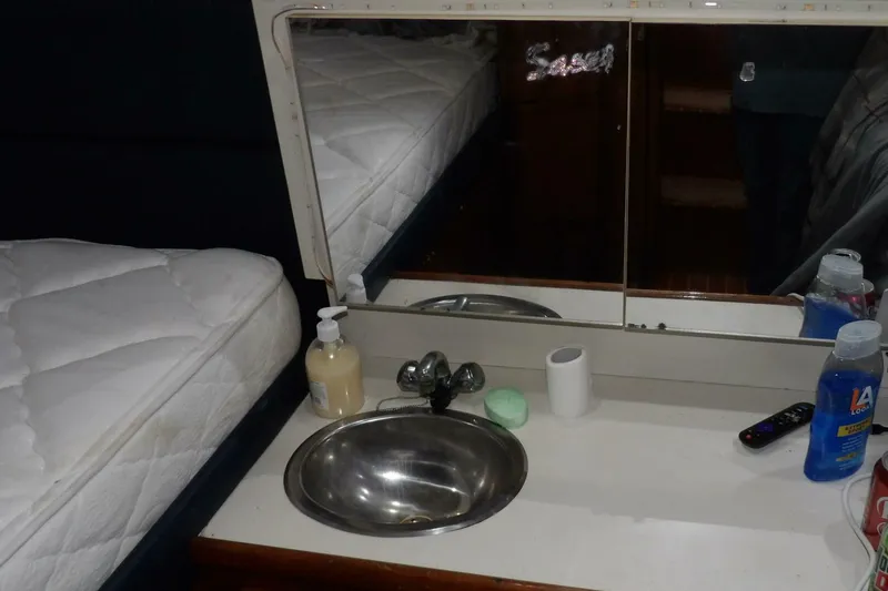 Slide: The Image of Carver Yachts 28 Aft Cabin Motor Yacht 1992 - 5876722