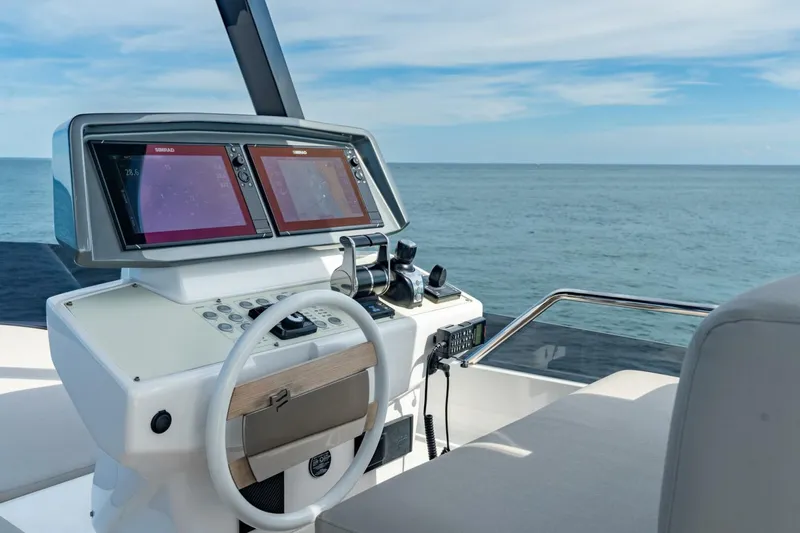 Slide: The Image of Ferretti Yachts 720 2023 - 5878227