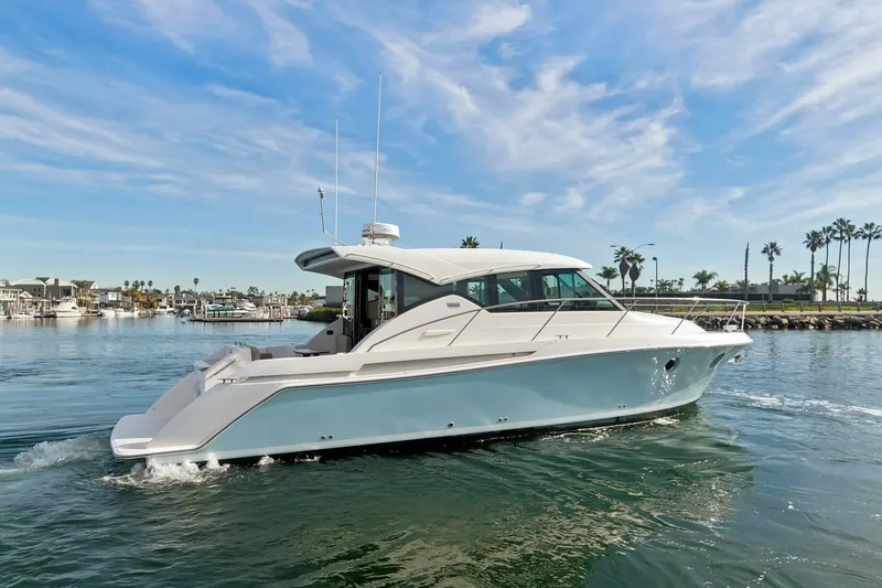 Slide: The Image of 2017 Tiara 39 Coupe - POUR IT ON - 5922967