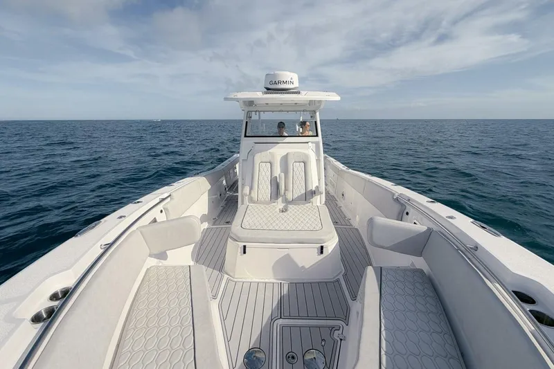 Slide: The Image of Sea Fox 328 Commander 2024 - 5877150