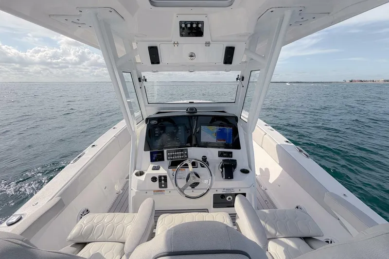 Slide: The Image of Sea Fox 328 Commander 2024 - 5877161