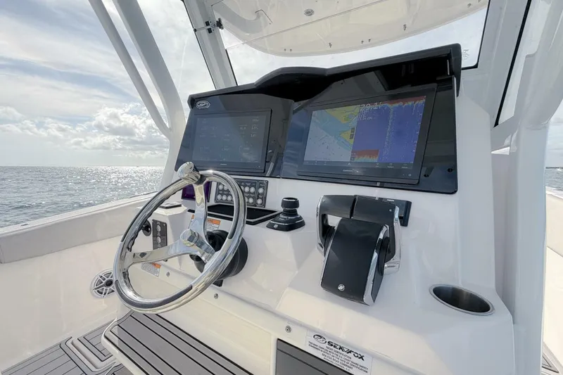 Slide: The Image of Sea Fox 328 Commander 2024 - 5877162