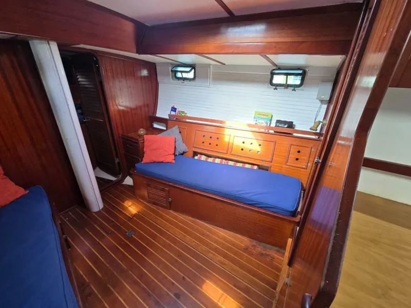 Slide: The Image of Reliance 44 1982 - 5883081