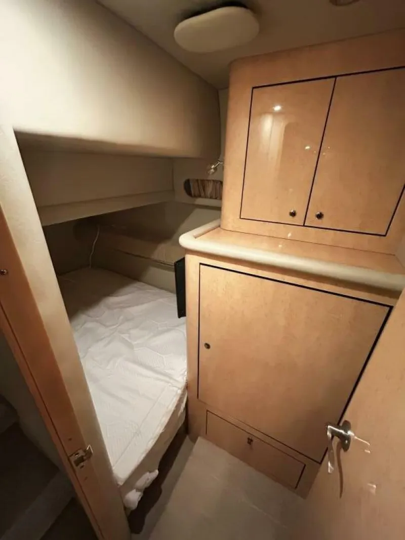 Slide: The Image of Sea Ray 560 Sedan Bridge 1999 - 5877982