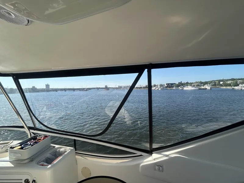 Slide: The Image of Sea Ray 560 Sedan Bridge 1999 - 6849401