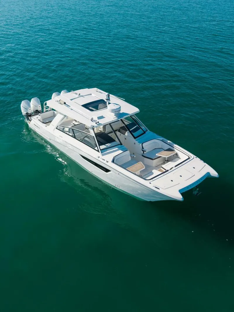 Slide: The Image of World Cat 400 DC-X 2024 - 5877729