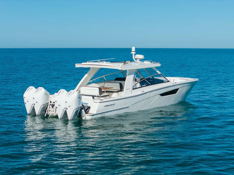 Slide: The Image of World Cat 400 DC-X 2024 - 5877732