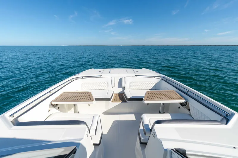 Slide: The Image of World Cat 400 DC-X 2024 - 5877735