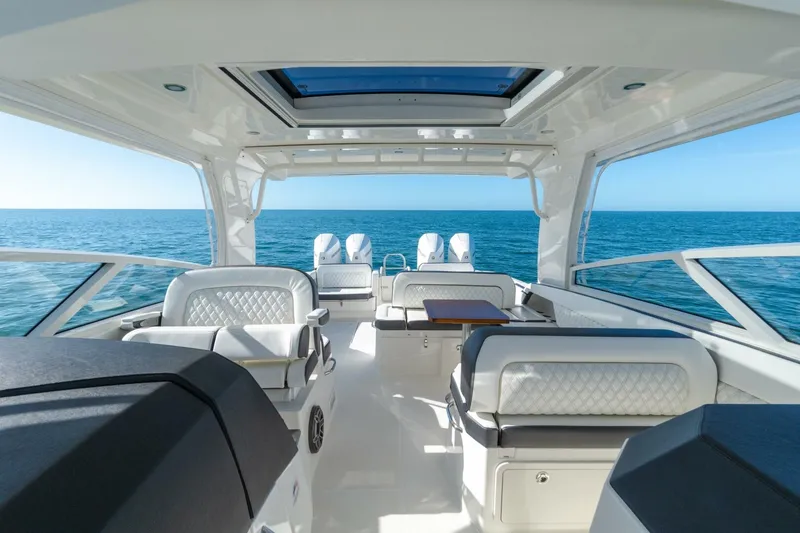 Slide: The Image of World Cat 400 DC-X 2024 - 5877737