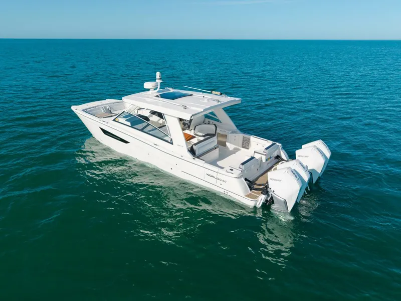 Slide: The Image of World Cat 400 DC-X 2024 - 5877719