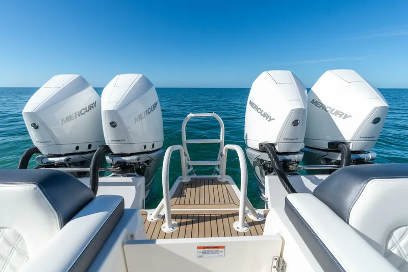 Slide: The Image of World Cat 400 DC-X 2024 - 5877741