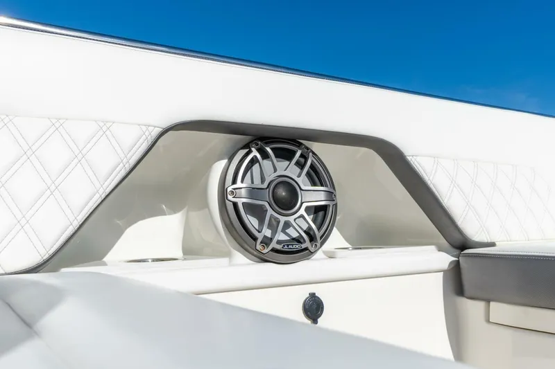 Slide: The Image of World Cat 400 DC-X 2024 - 5877746