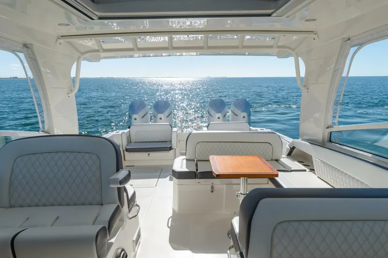 Slide: The Image of World Cat 400 DC-X 2024 - 5877747