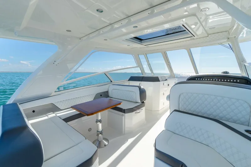 Slide: The Image of World Cat 400 DC-X 2024 - 5877753