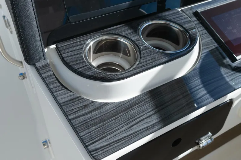 Slide: The Image of World Cat 400 DC-X 2024 - 5877755