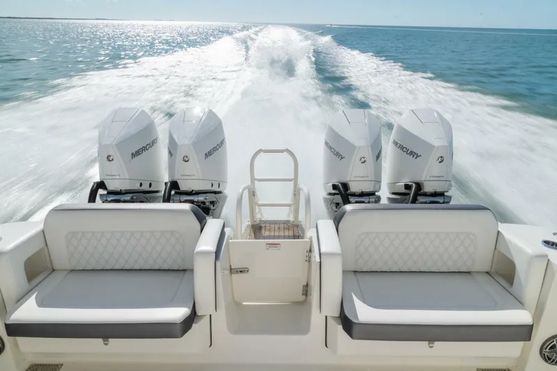 Slide: The Image of World Cat 400 DC-X 2024 - 5877762