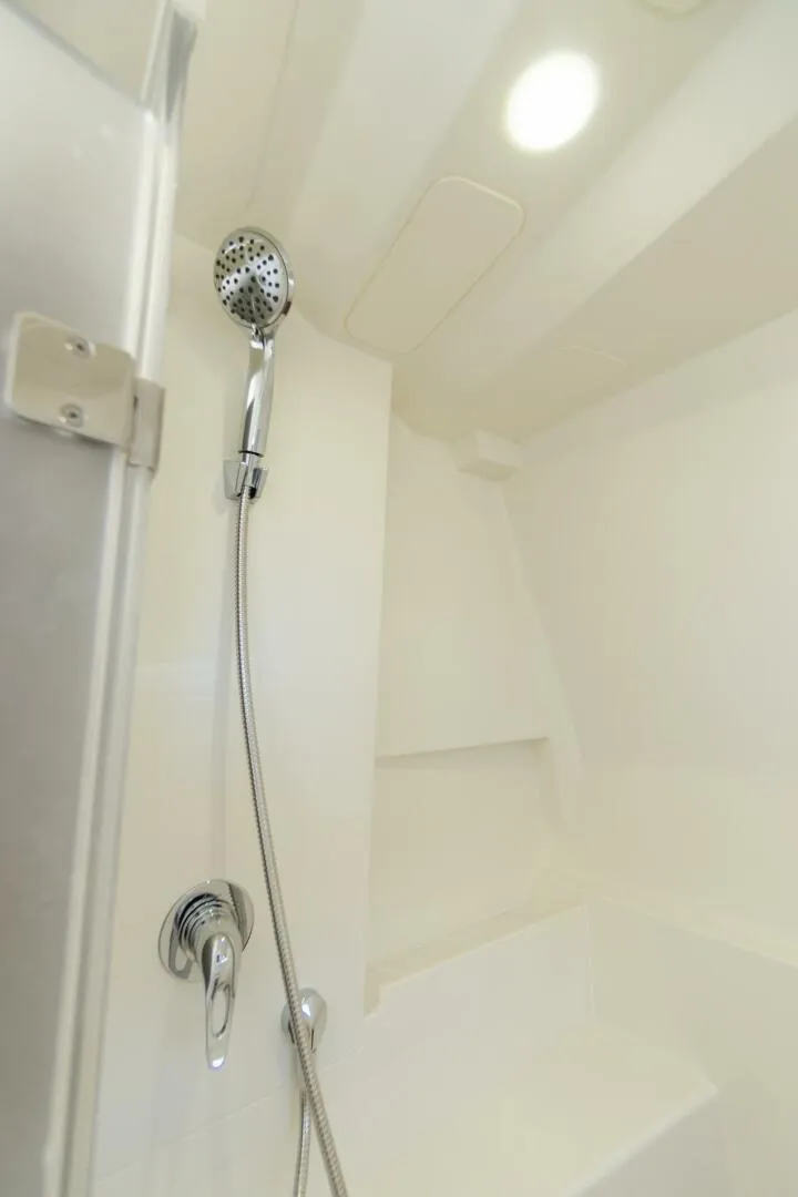 Slide: The Image of World Cat 400 DC-X 2024 - 5877769