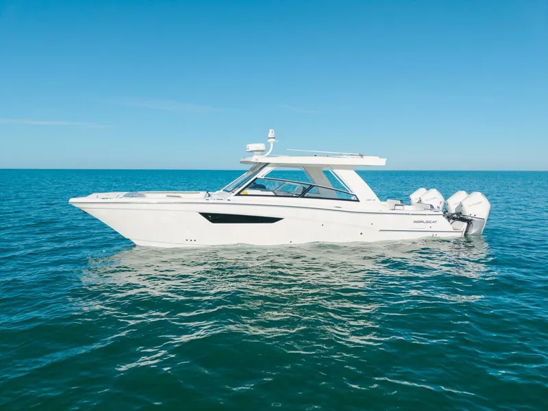 Slide: The Image of World Cat 400 DC-X 2024 - 5877723