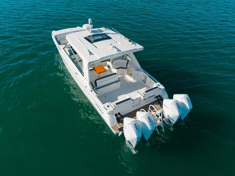 Slide: The Image of World Cat 400 DC-X 2024 - 5877726