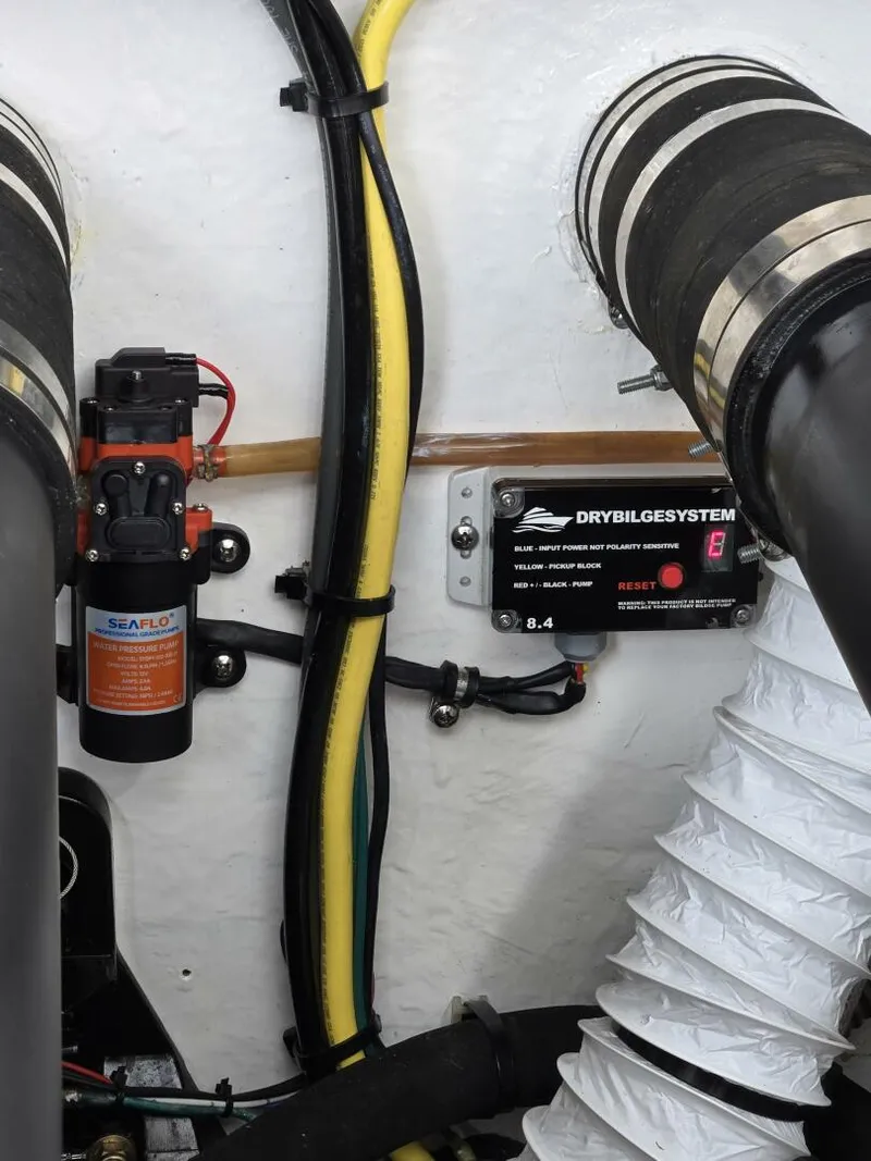 Slide: The Image of Fountain 38 Express Cruiser 2007 - 5878684