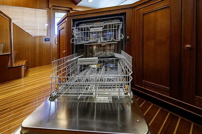 Slide: The Image of Marlow Explorer 66E 2014 - 5878824